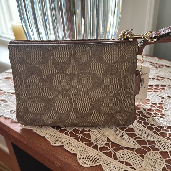 Coach NWT Signature Coated Canvas and Grossgrain Leather Wristlet - Picture 2 of 6